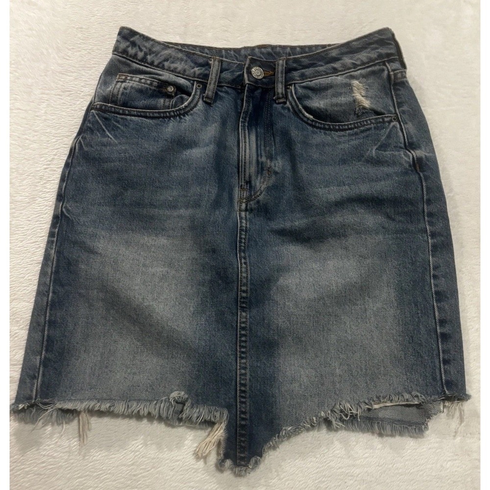 & Denim Mini Skirt Women's 6 Distressed Raw Hem Med Wash Cowgirl Jean